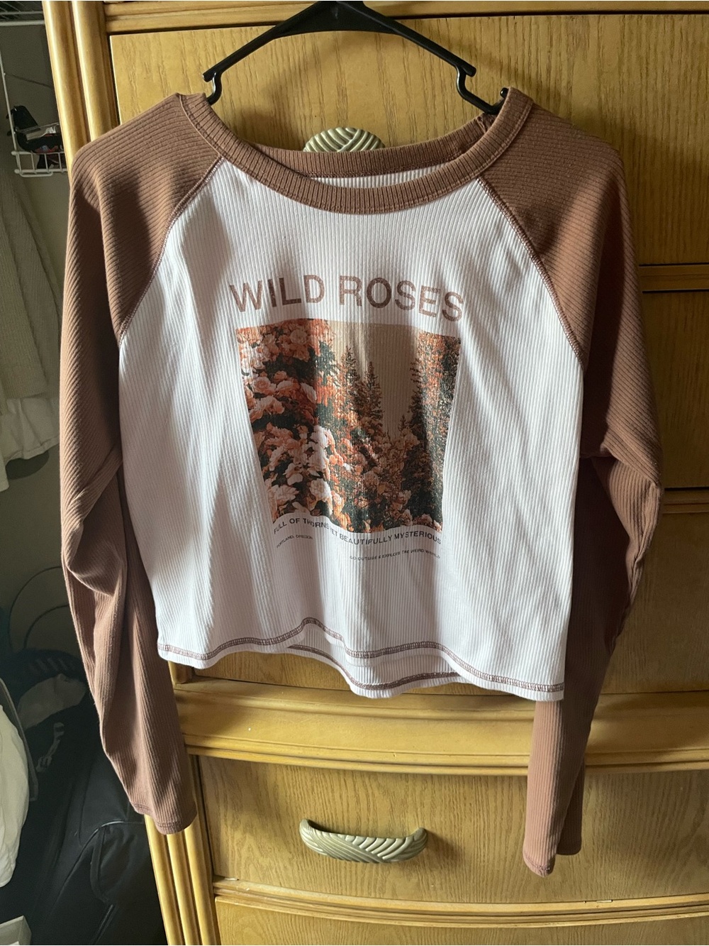 Arizona Jean Company Wild Roses Raglan Top - White & Dusty Rose